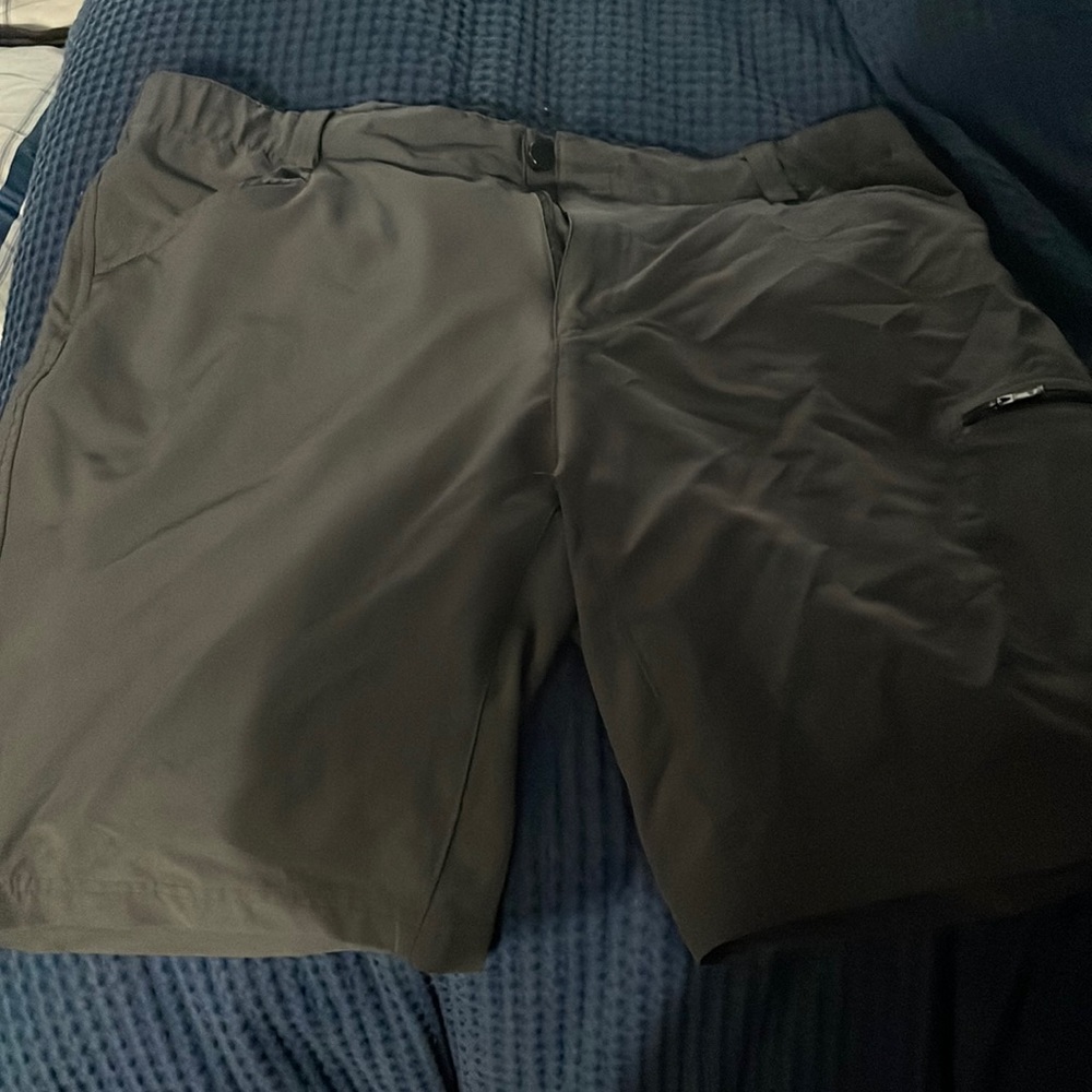 Zero xposure hybrid shorts size 36
